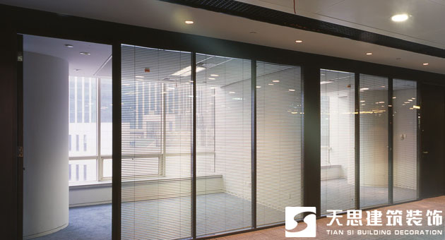 <a href=http://m.zluaqbt.cn/ target=_blank class=infotextkey>合肥辦公室裝修</a>玻璃